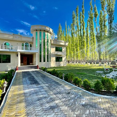Skardu Saraye Hotel & Resort ภายนอก รูปภาพ