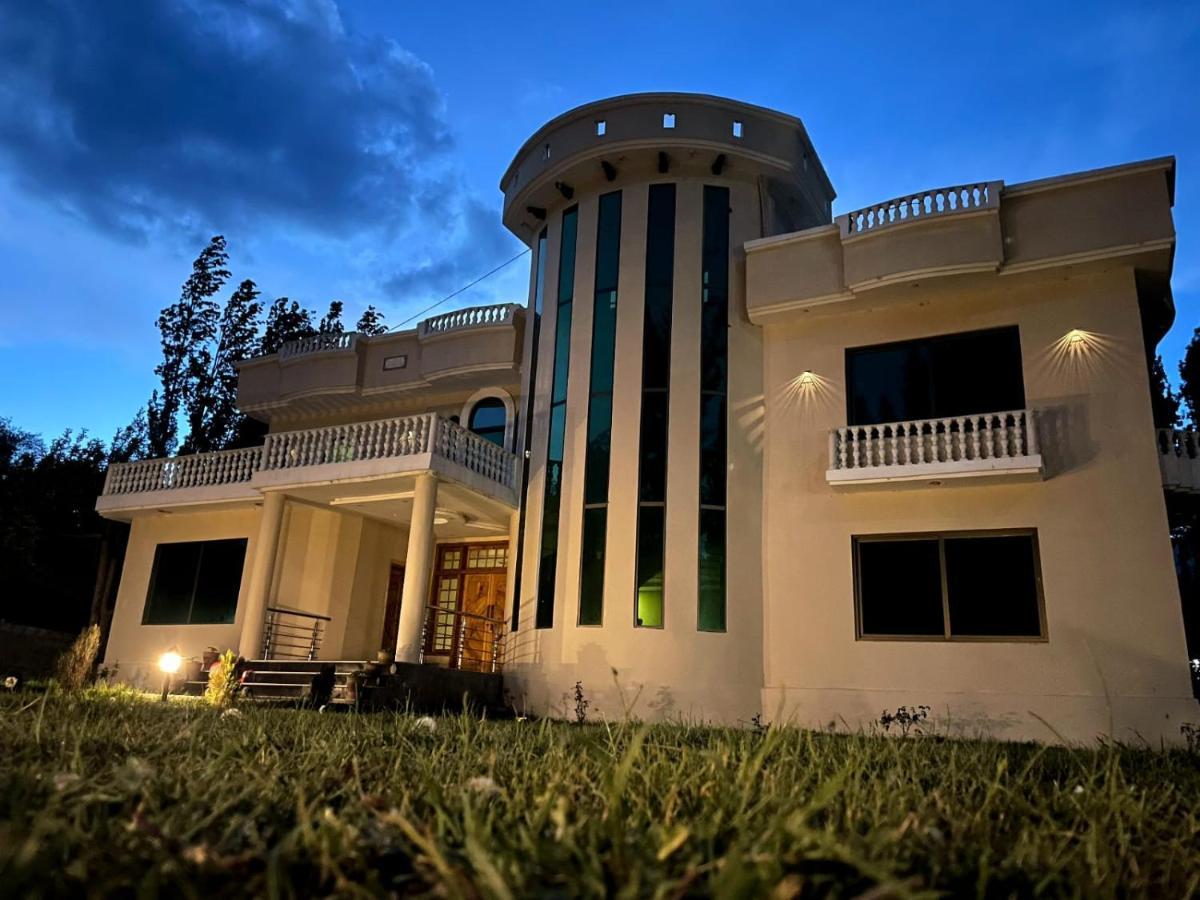 Skardu Saraye Hotel & Resort ภายนอก รูปภาพ