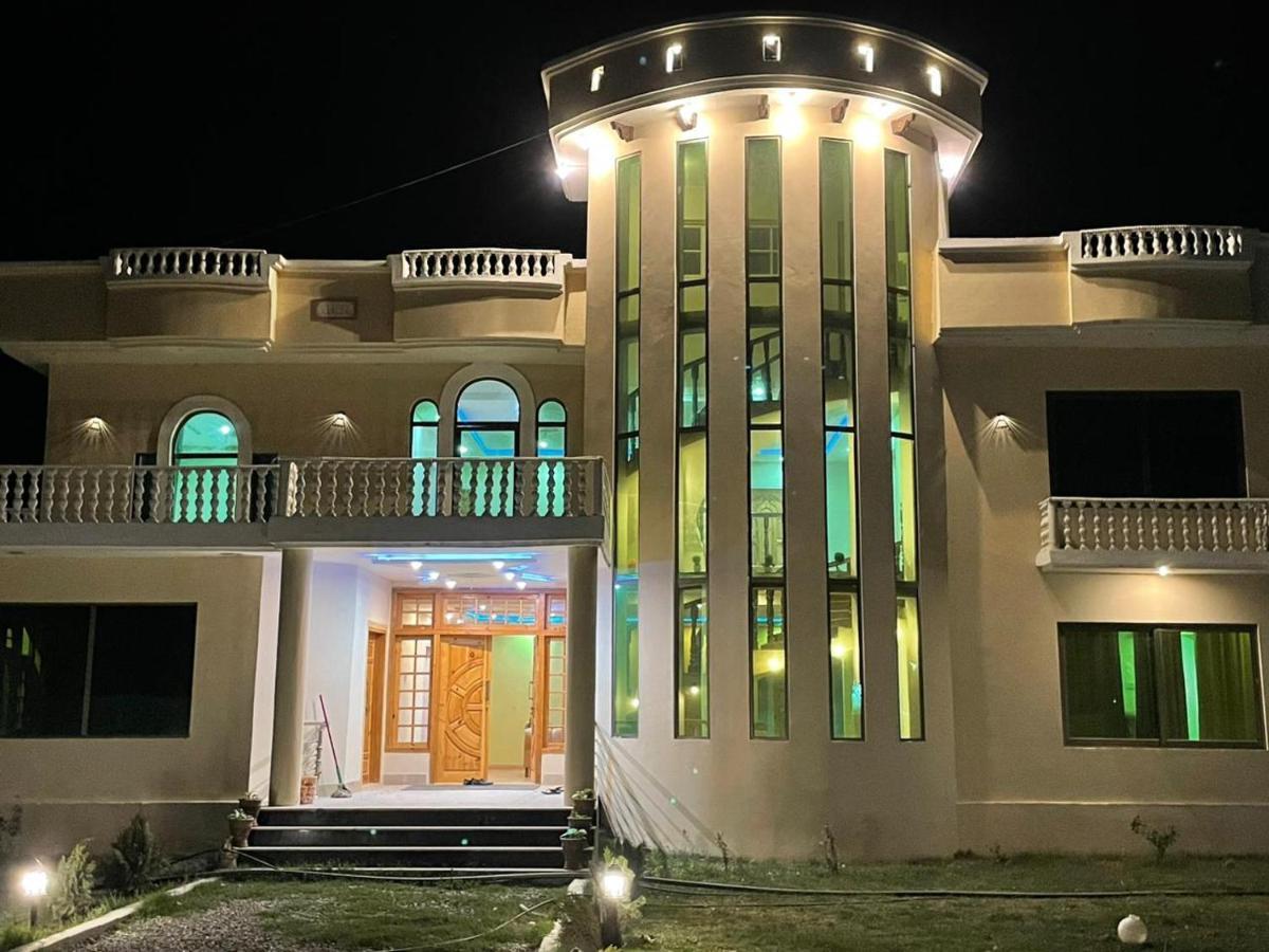 Skardu Saraye Hotel & Resort ภายนอก รูปภาพ
