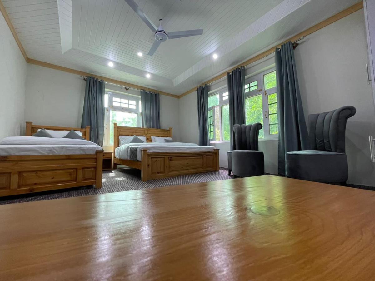Skardu Saraye Hotel & Resort ภายนอก รูปภาพ