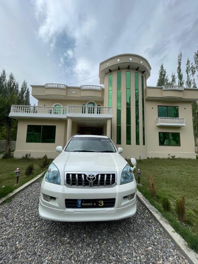 Skardu Saraye Hotel & Resort ภายนอก รูปภาพ