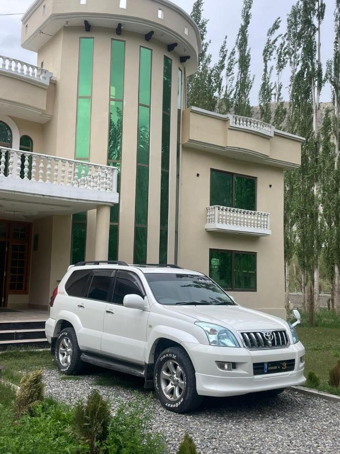 Skardu Saraye Hotel & Resort ภายนอก รูปภาพ