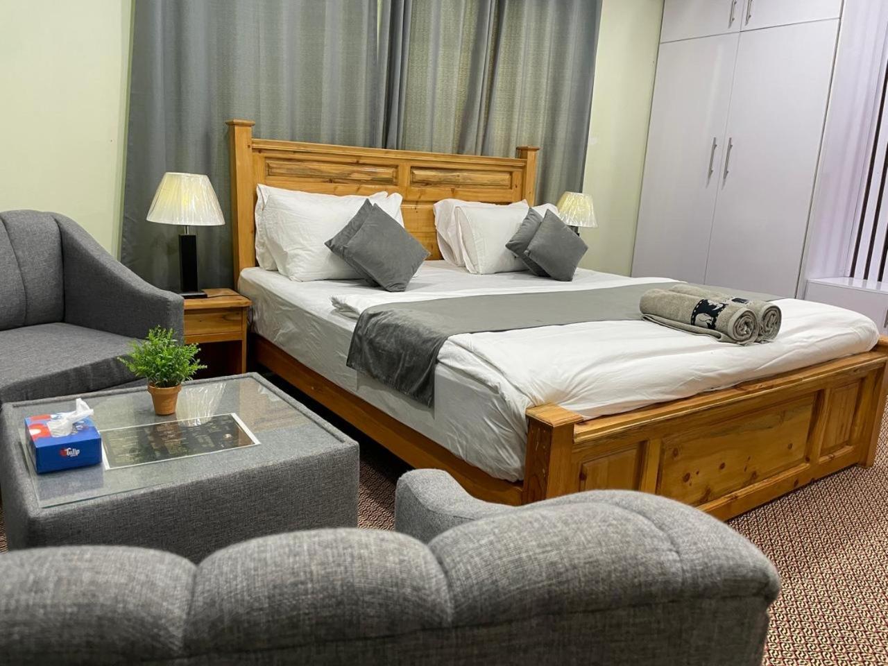 Skardu Saraye Hotel & Resort ภายนอก รูปภาพ