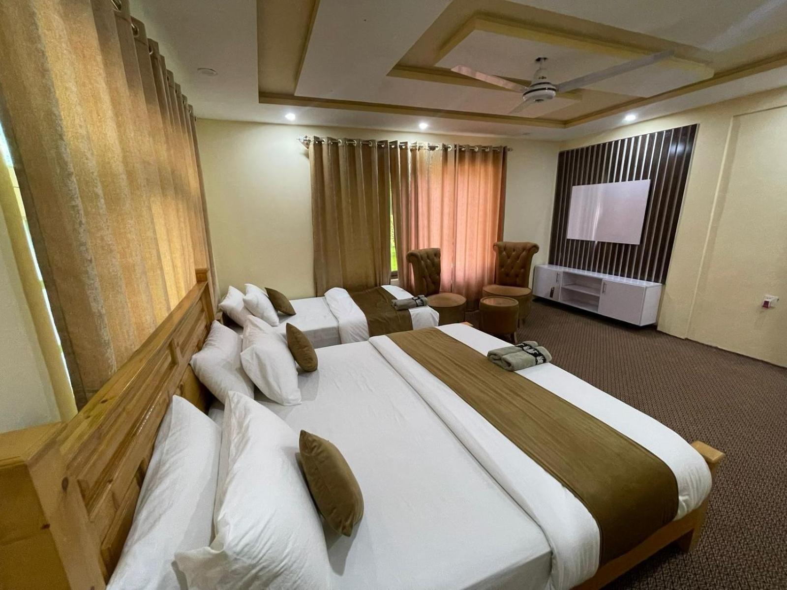 Skardu Saraye Hotel & Resort ภายนอก รูปภาพ