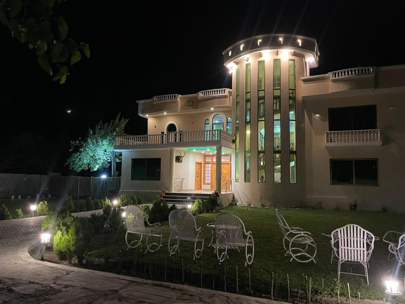 Skardu Saraye Hotel & Resort ภายนอก รูปภาพ